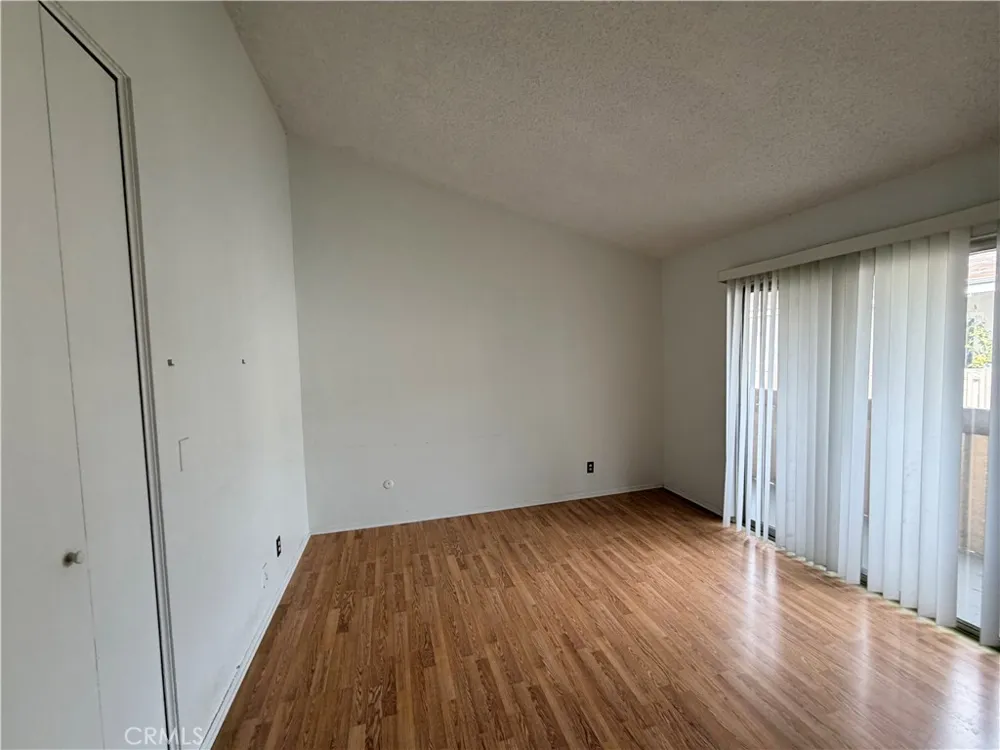 1661 Neil Armstrong #242 Montebello, CA 90640