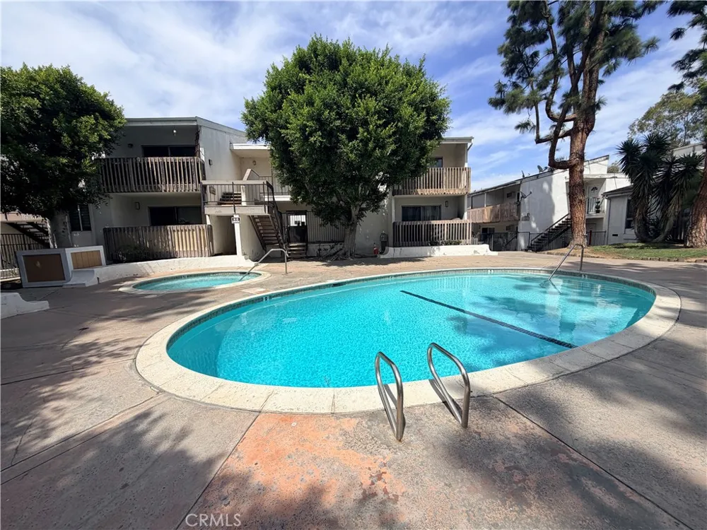 1661 Neil Armstrong #242 Montebello, CA 90640