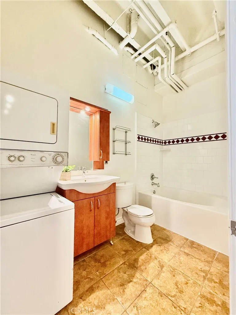 312 W 5th Street #701 Los Angeles, CA 90013