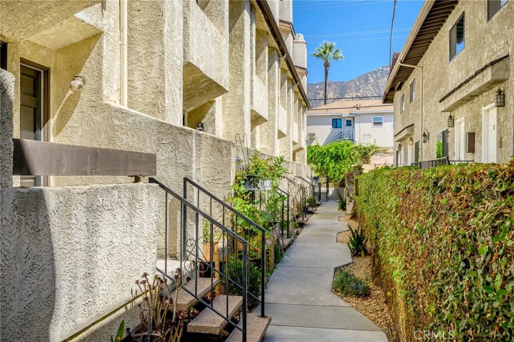 543 W Stocker Street #14 Glendale, CA 91202