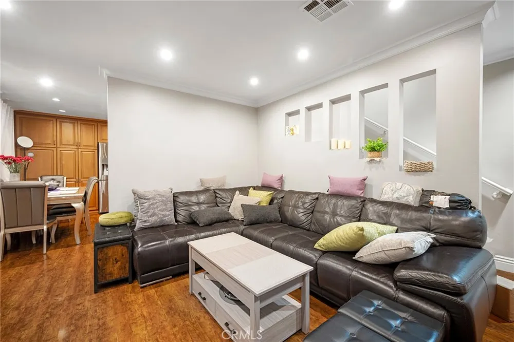543 W Stocker Street #14 Glendale, CA 91202