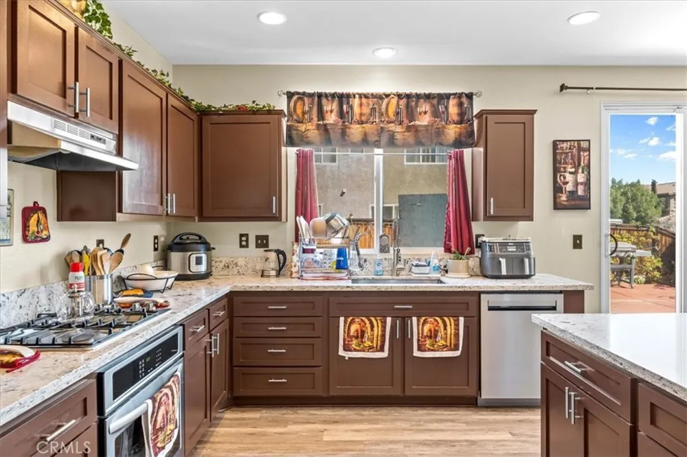 13772 Helena Rd Victorville, CA 92392