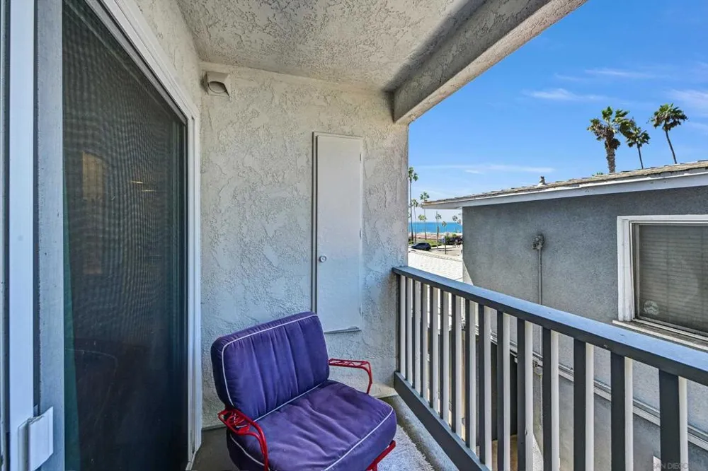 510 Pacific #4 Oceanside, CA 92054