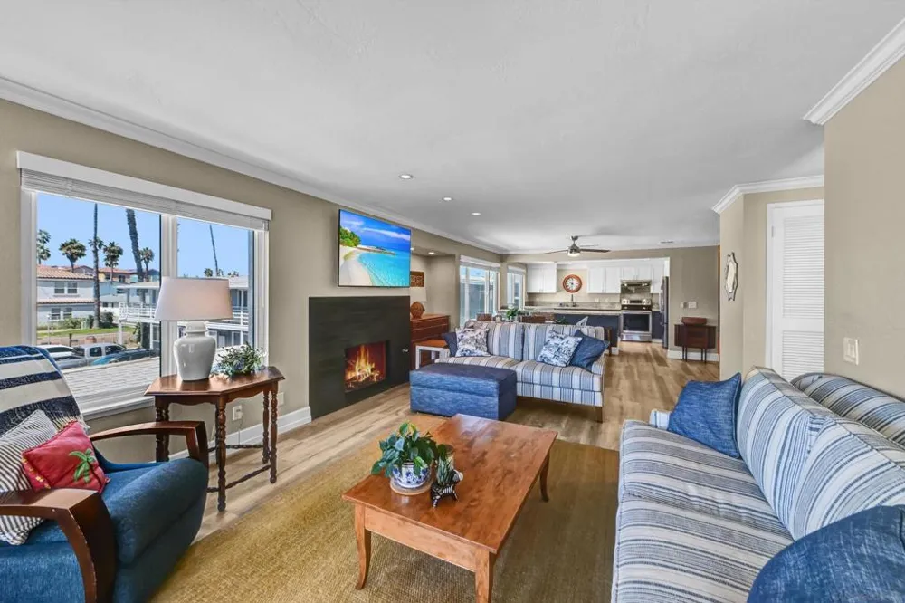 510 Pacific #4 Oceanside, CA 92054