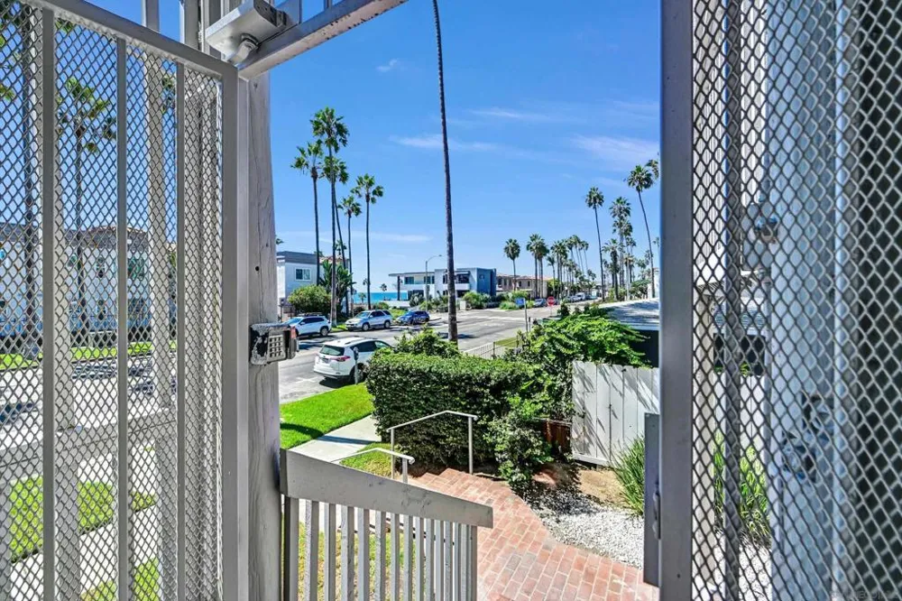 510 Pacific #4 Oceanside, CA 92054