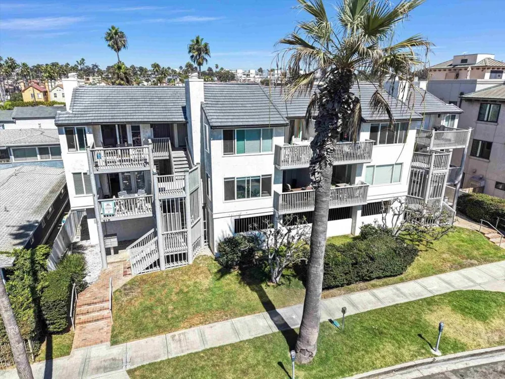 510 Pacific #4 Oceanside, CA 92054