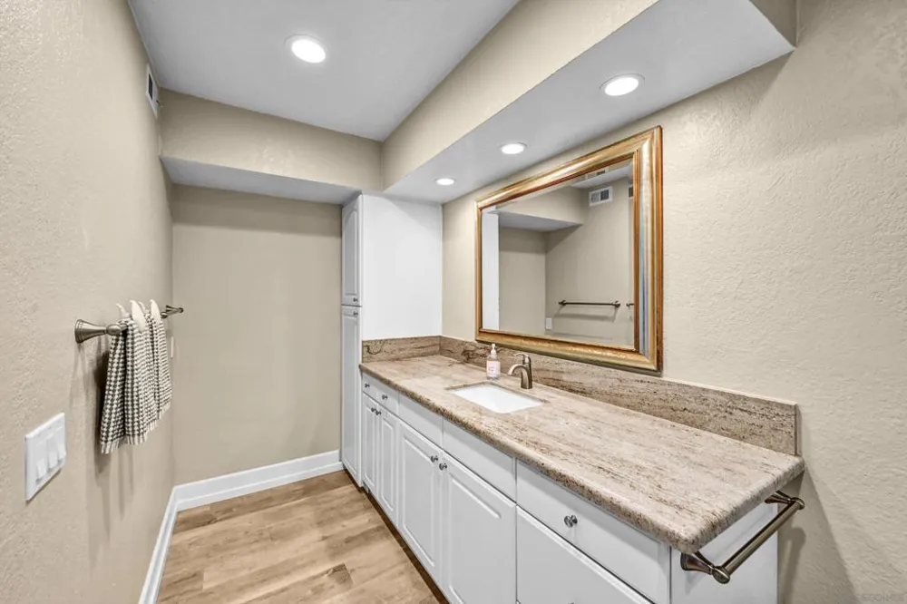 510 Pacific #4 Oceanside, CA 92054