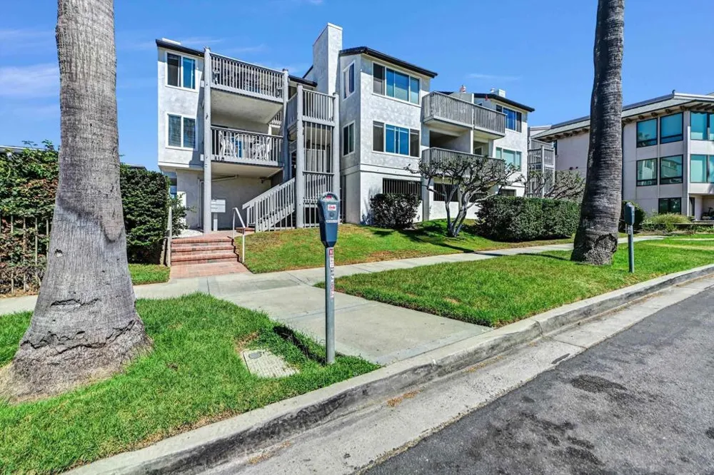 510 Pacific #4 Oceanside, CA 92054