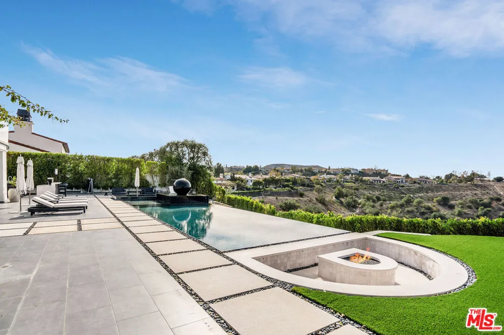 4205 Prado De La Puma Calabasas, CA 91302