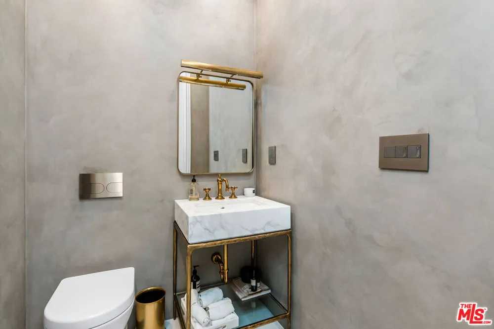 4205 Prado De La Puma Calabasas, CA 91302