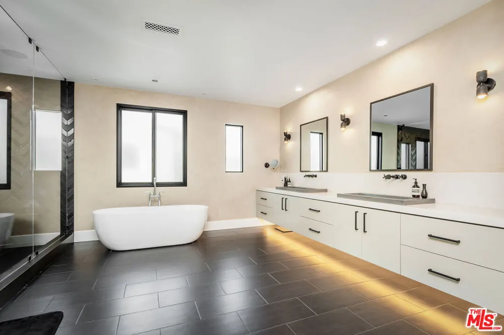 4205 Prado De La Puma Calabasas, CA 91302