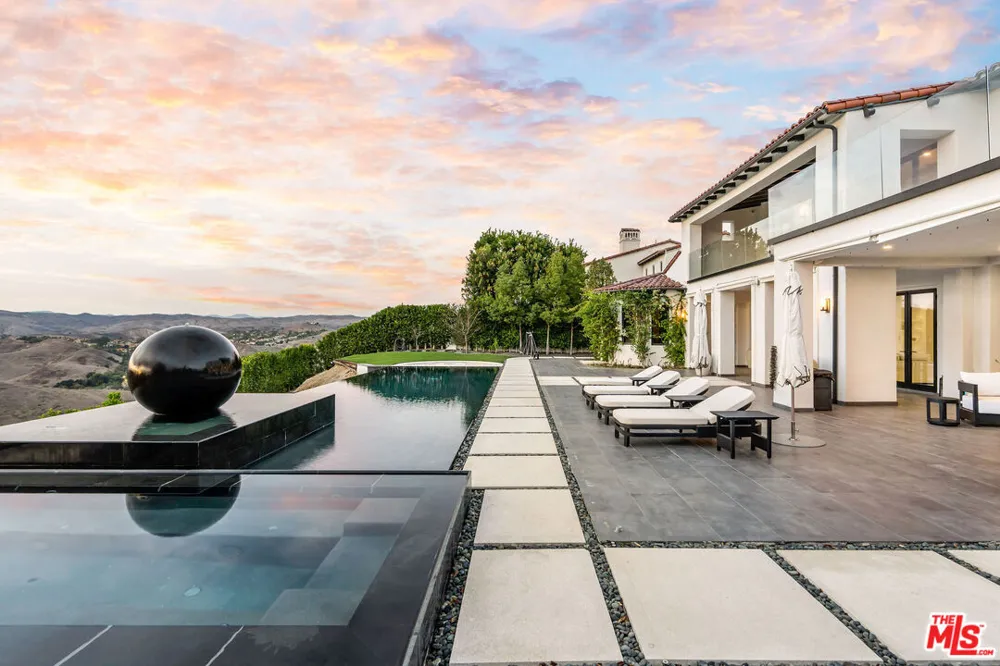 4205 Prado De La Puma Calabasas, CA 91302