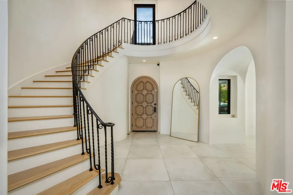 4205 Prado De La Puma Calabasas, CA 91302