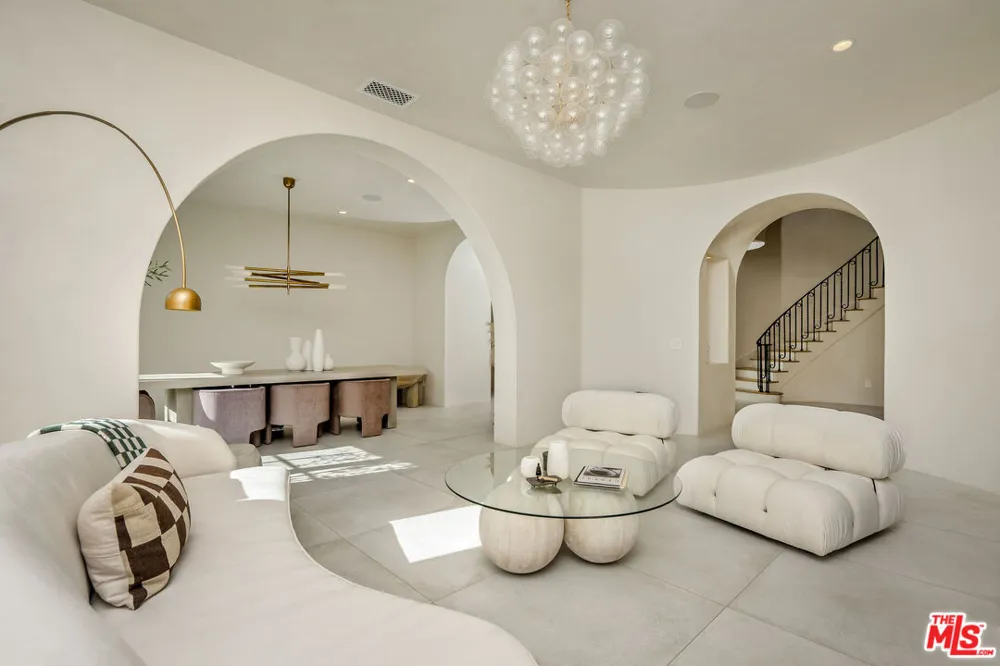 4205 Prado De La Puma Calabasas, CA 91302