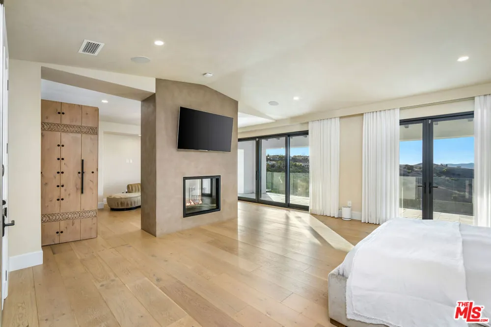 4205 Prado De La Puma Calabasas, CA 91302