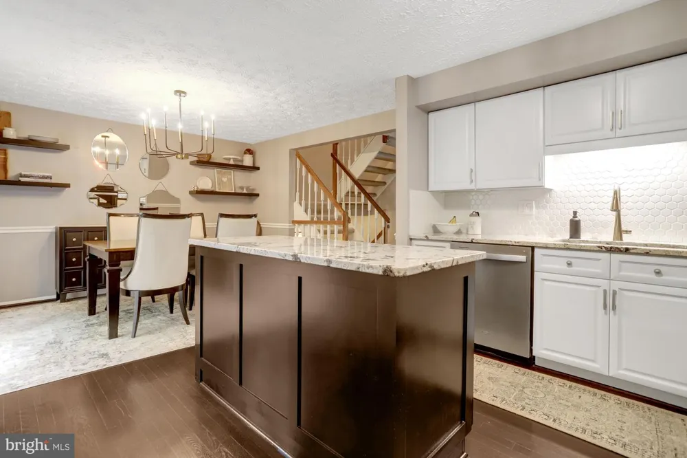 7418 GOLDEN HORSESHOE Springfield, VA 22153