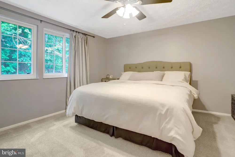 7418 GOLDEN HORSESHOE Springfield, VA 22153