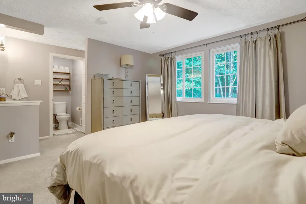 7418 GOLDEN HORSESHOE Springfield, VA 22153
