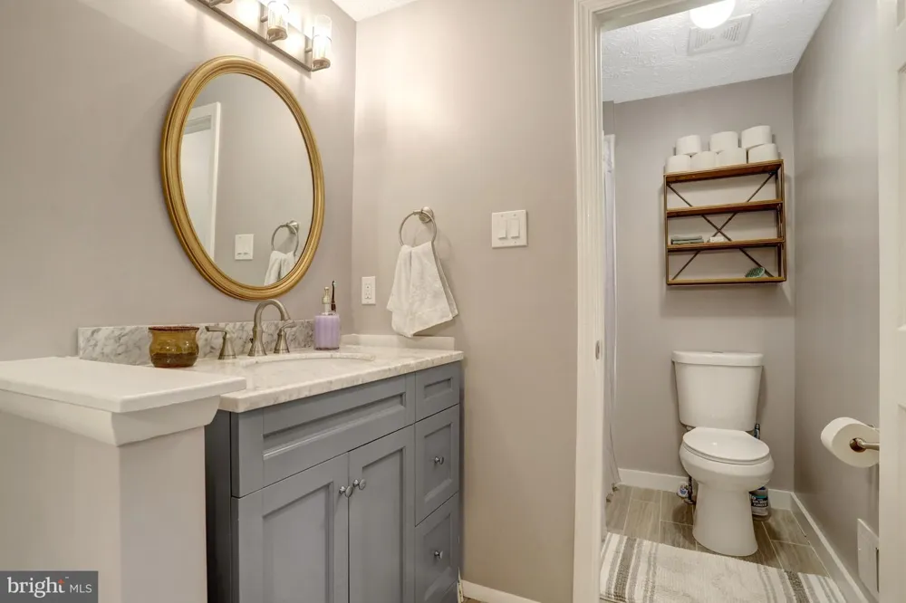7418 GOLDEN HORSESHOE Springfield, VA 22153