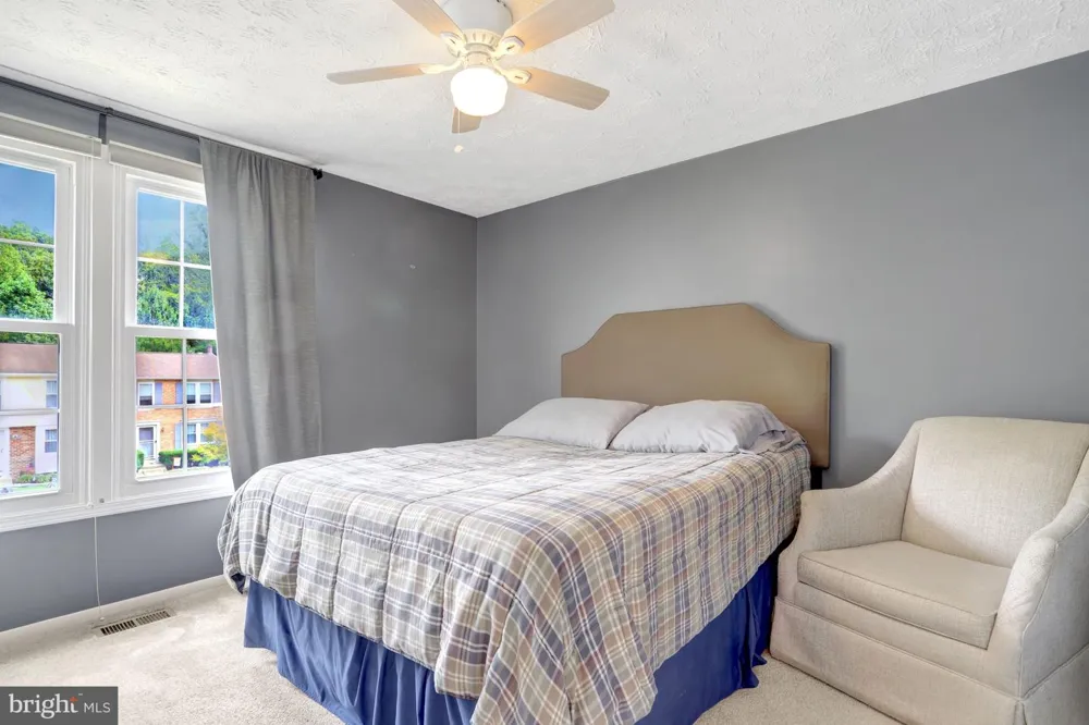 7418 GOLDEN HORSESHOE Springfield, VA 22153