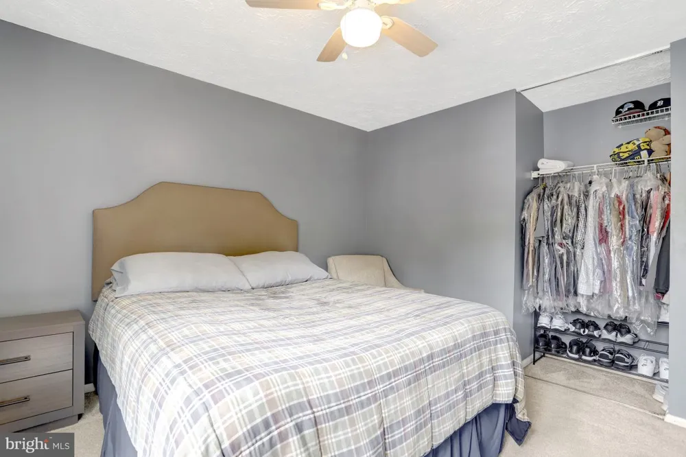 7418 GOLDEN HORSESHOE Springfield, VA 22153