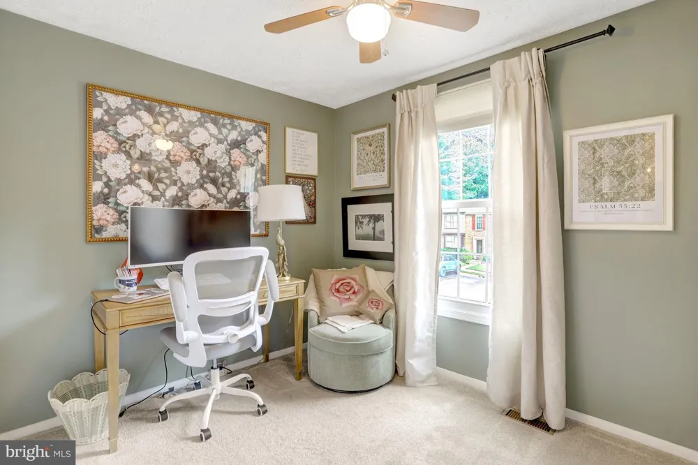 7418 GOLDEN HORSESHOE Springfield, VA 22153