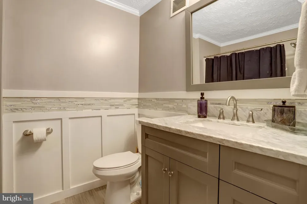 7418 GOLDEN HORSESHOE Springfield, VA 22153