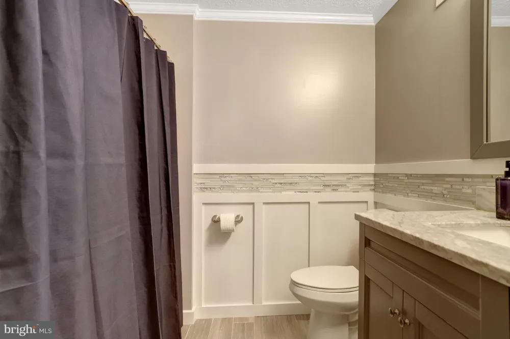 7418 GOLDEN HORSESHOE Springfield, VA 22153