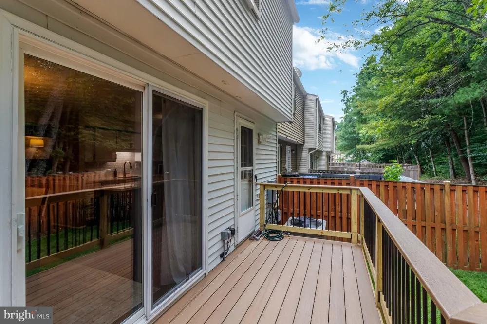 7418 GOLDEN HORSESHOE Springfield, VA 22153