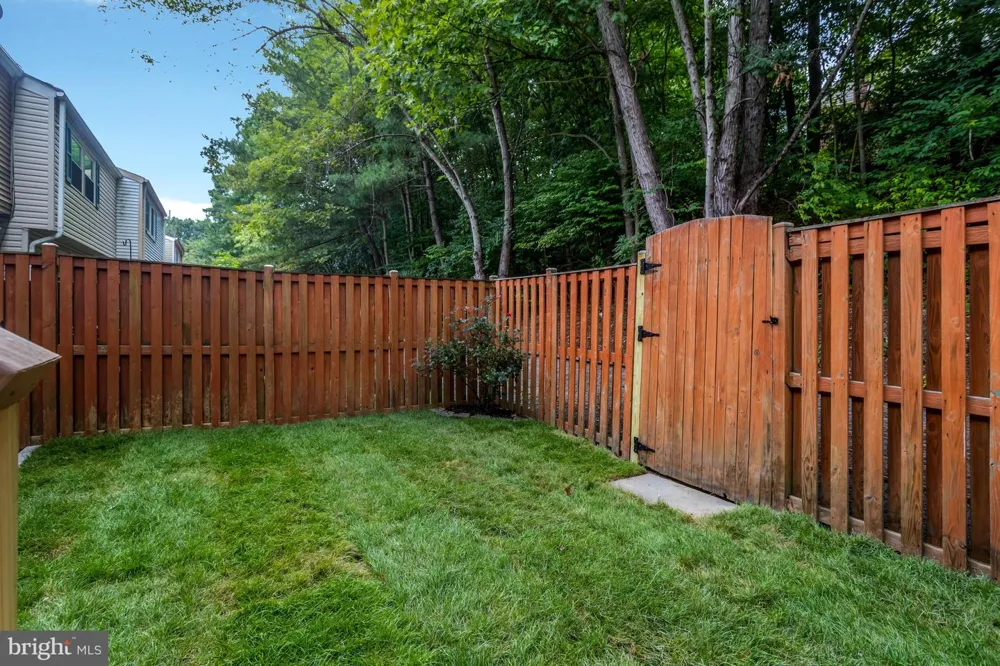 7418 GOLDEN HORSESHOE Springfield, VA 22153