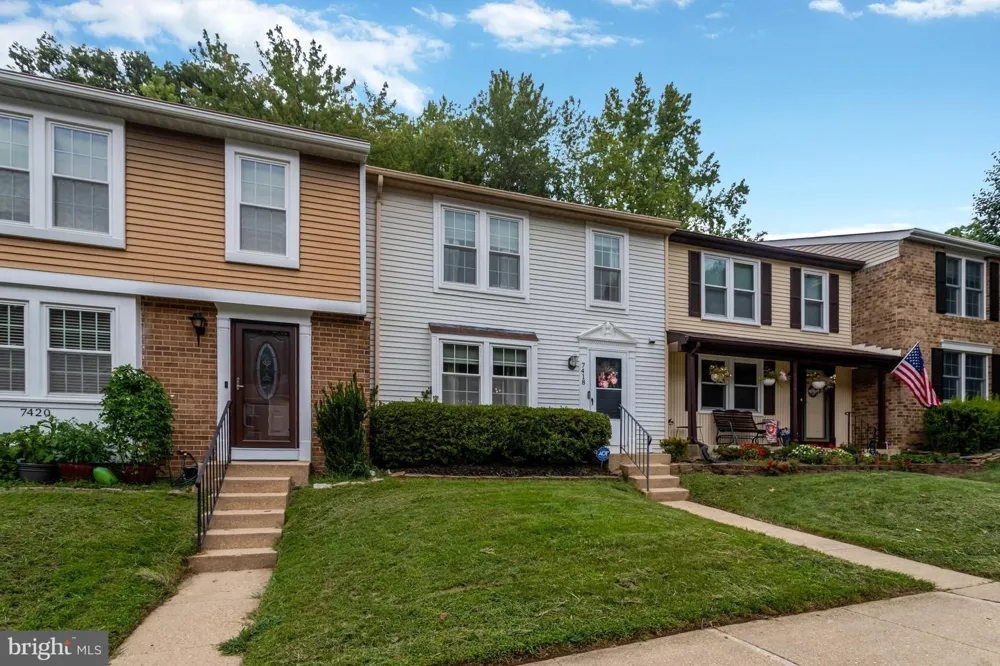 7418 GOLDEN HORSESHOE Springfield, VA 22153