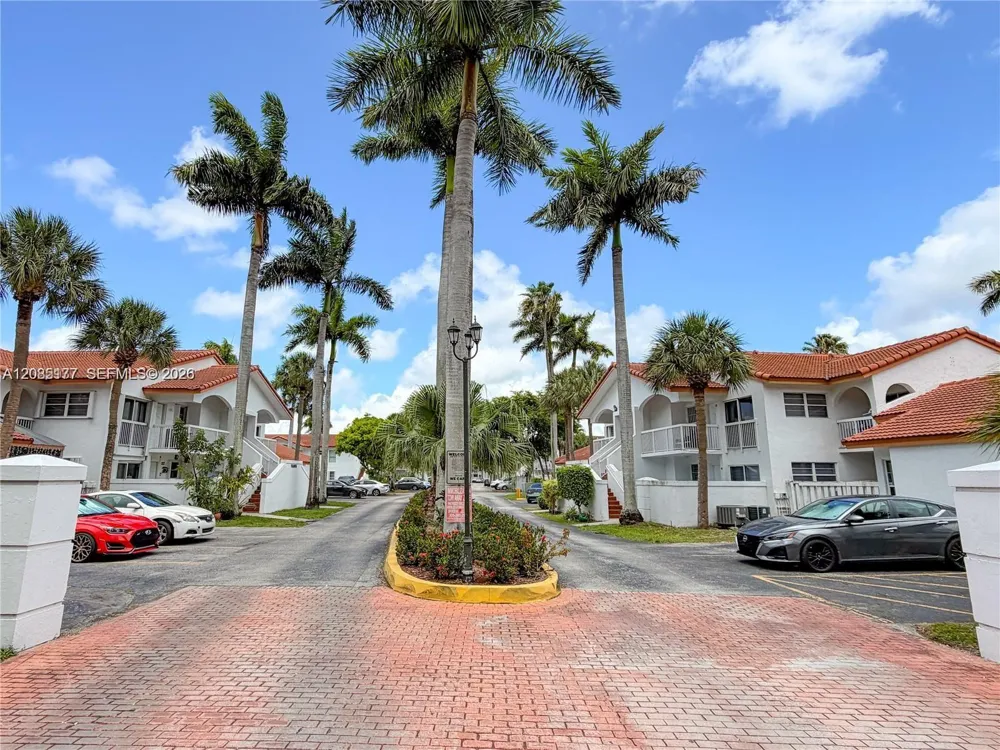 15390 SW 76 Terr #207 Miami, FL 33193