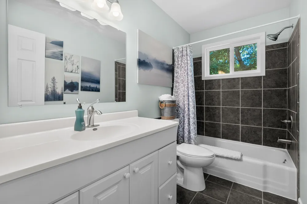 1431 Edington Street Portage, MI 49024