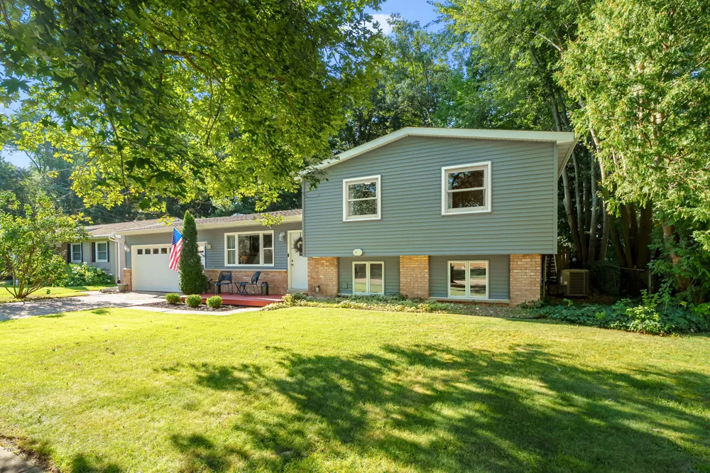 1431 Edington Street Portage, MI 49024