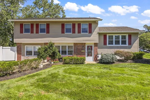 9 E Connecticut