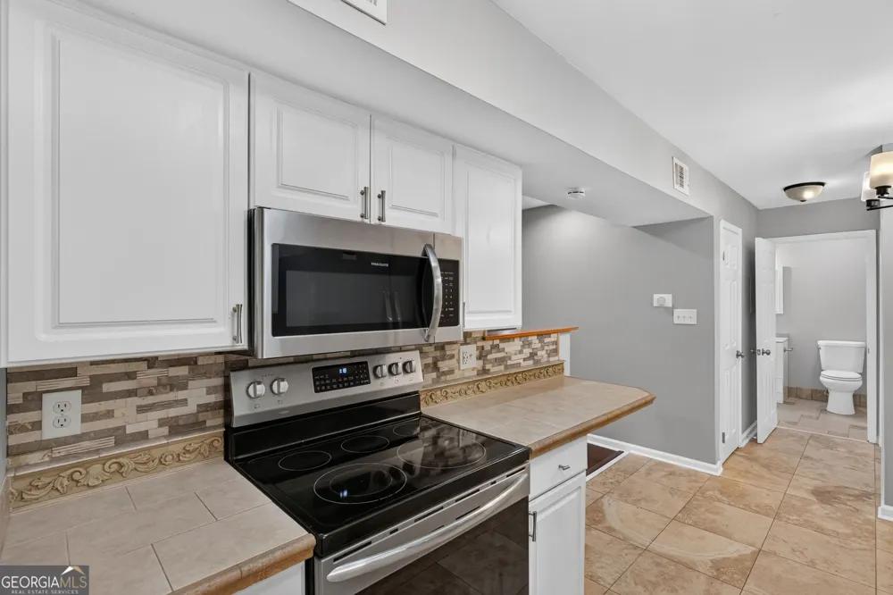 401 N CROMWELL RD Savannah, GA 31410
