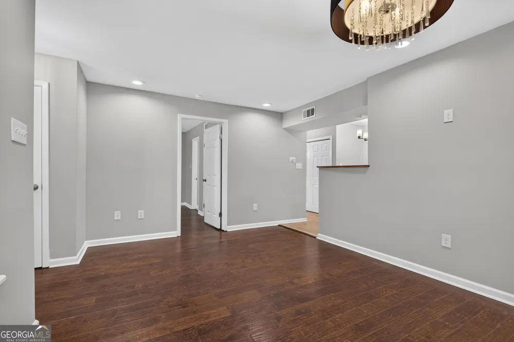 401 N CROMWELL RD Savannah, GA 31410