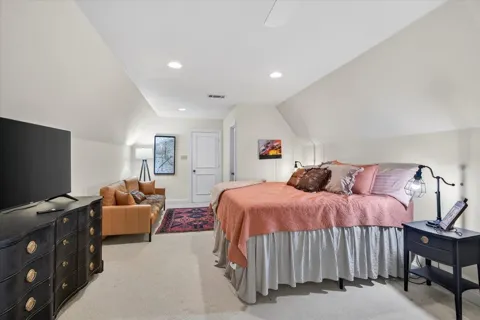 257 Saint Andrews Drive E
