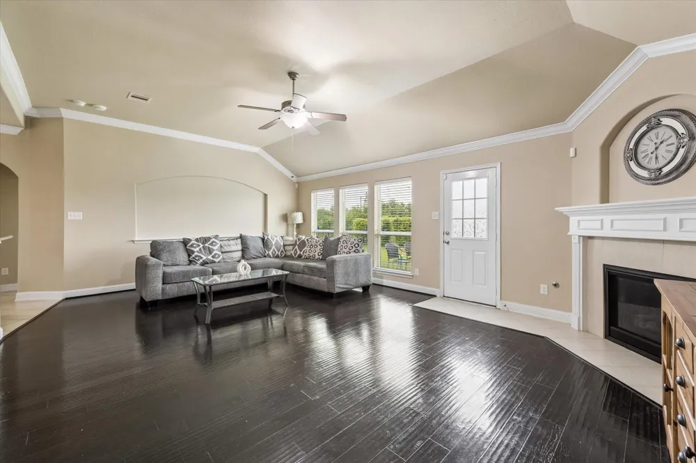 1521 Bluestone Edge Lane Pearland, TX 77089