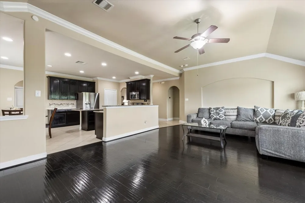 1521 Bluestone Edge Lane Pearland, TX 77089