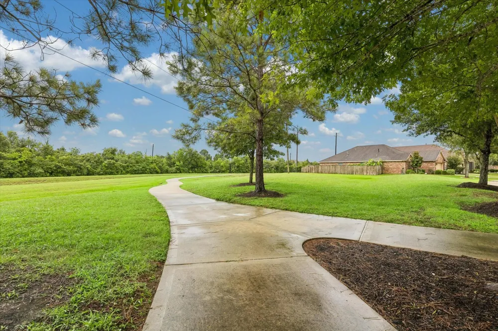1521 Bluestone Edge Lane Pearland, TX 77089