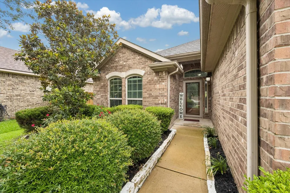 1521 Bluestone Edge Lane Pearland, TX 77089