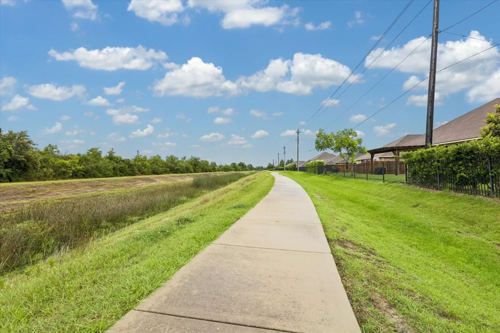 1521 Bluestone Edge Lane Pearland, TX 77089