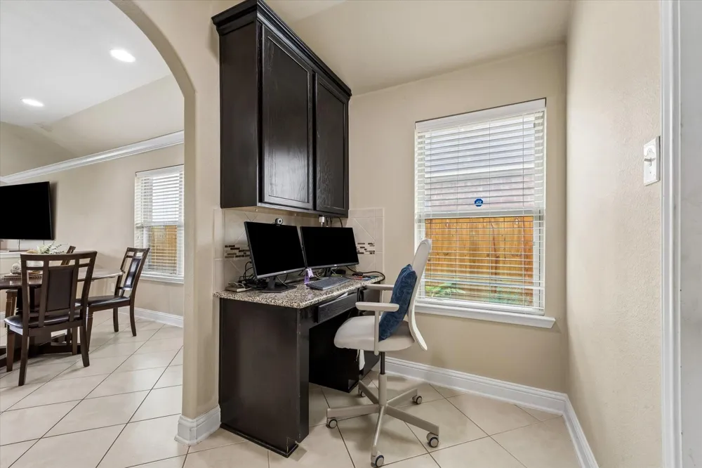 1521 Bluestone Edge Lane Pearland, TX 77089