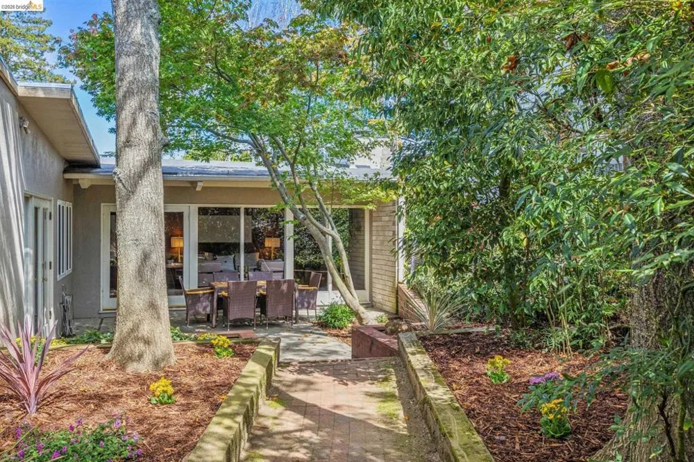 1024 Overlook Rd Berkeley, CA 94708