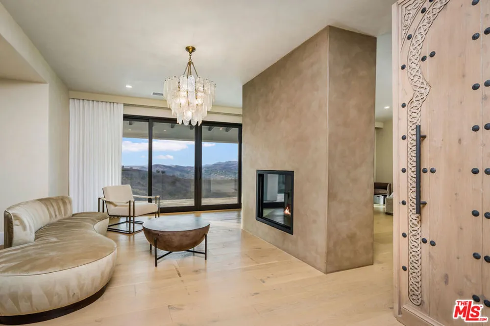 4205 Prado De La Puma Calabasas, CA 91302