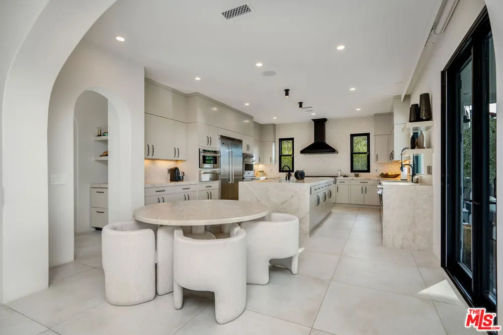 4205 Prado De La Puma Calabasas, CA 91302