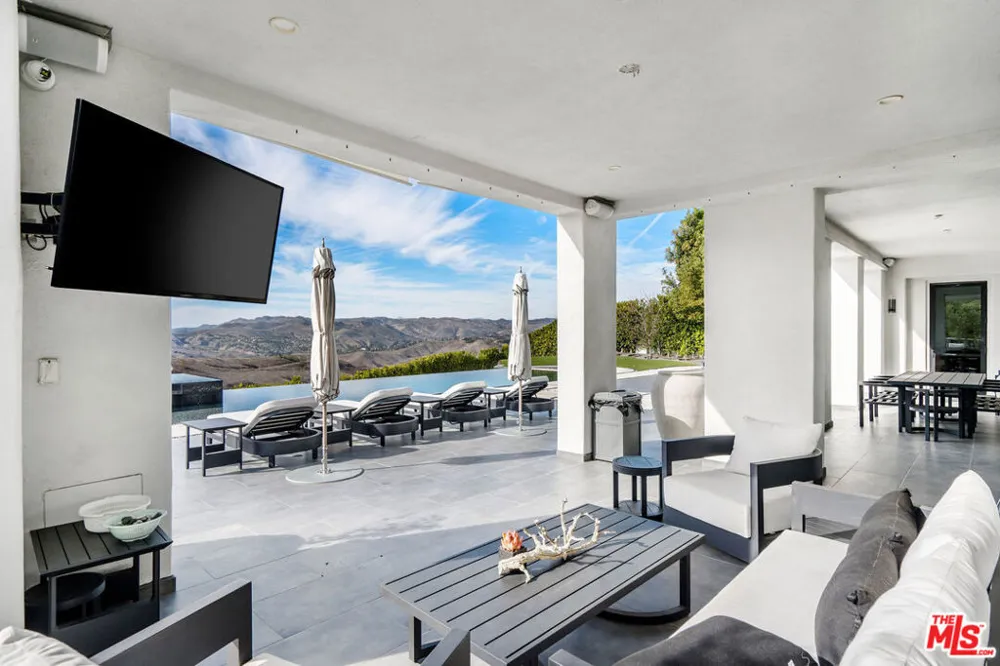 4205 Prado De La Puma Calabasas, CA 91302