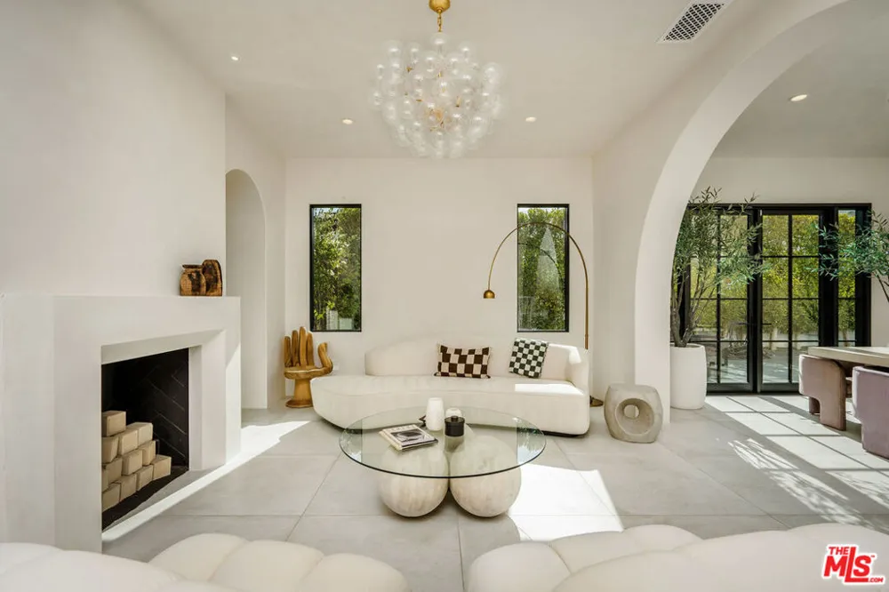 4205 Prado De La Puma Calabasas, CA 91302
