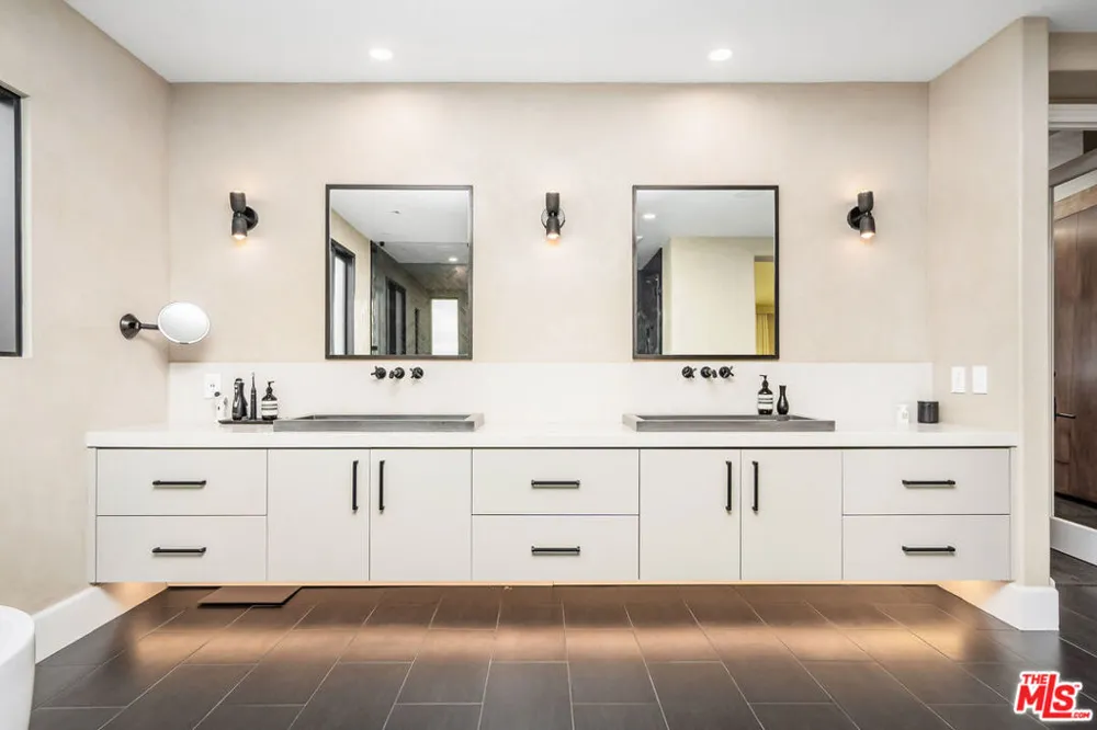 4205 Prado De La Puma Calabasas, CA 91302